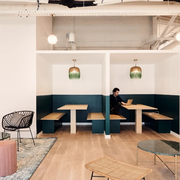 Espace indépendant 450 m² 68 postes Location bureau Rue Duhesme Paris 75018 - photo 10
