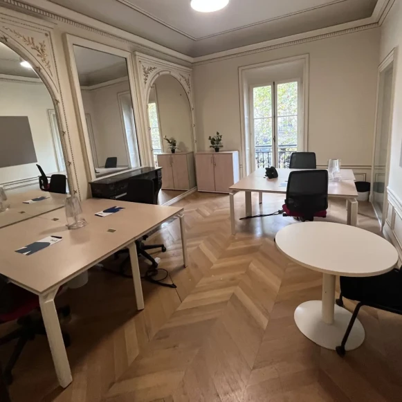 Bureau privé 21 m² 4 postes Coworking Place de l'Opéra Paris 75009 - photo 1