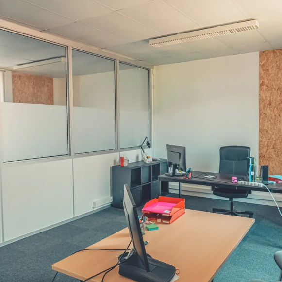 Bureau privé 22 m² 4 postes Coworking Rue Emile Decorps Villeurbanne 69100 - photo 9