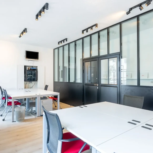 Bureau privé 35 m² 8 postes Location bureau Rue des Jeuneurs Paris 75002 - photo 4