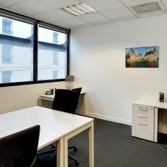 Bureau privé 15 m² 3 postes Coworking Passage de la Râpe Orléans 45000 - photo 2