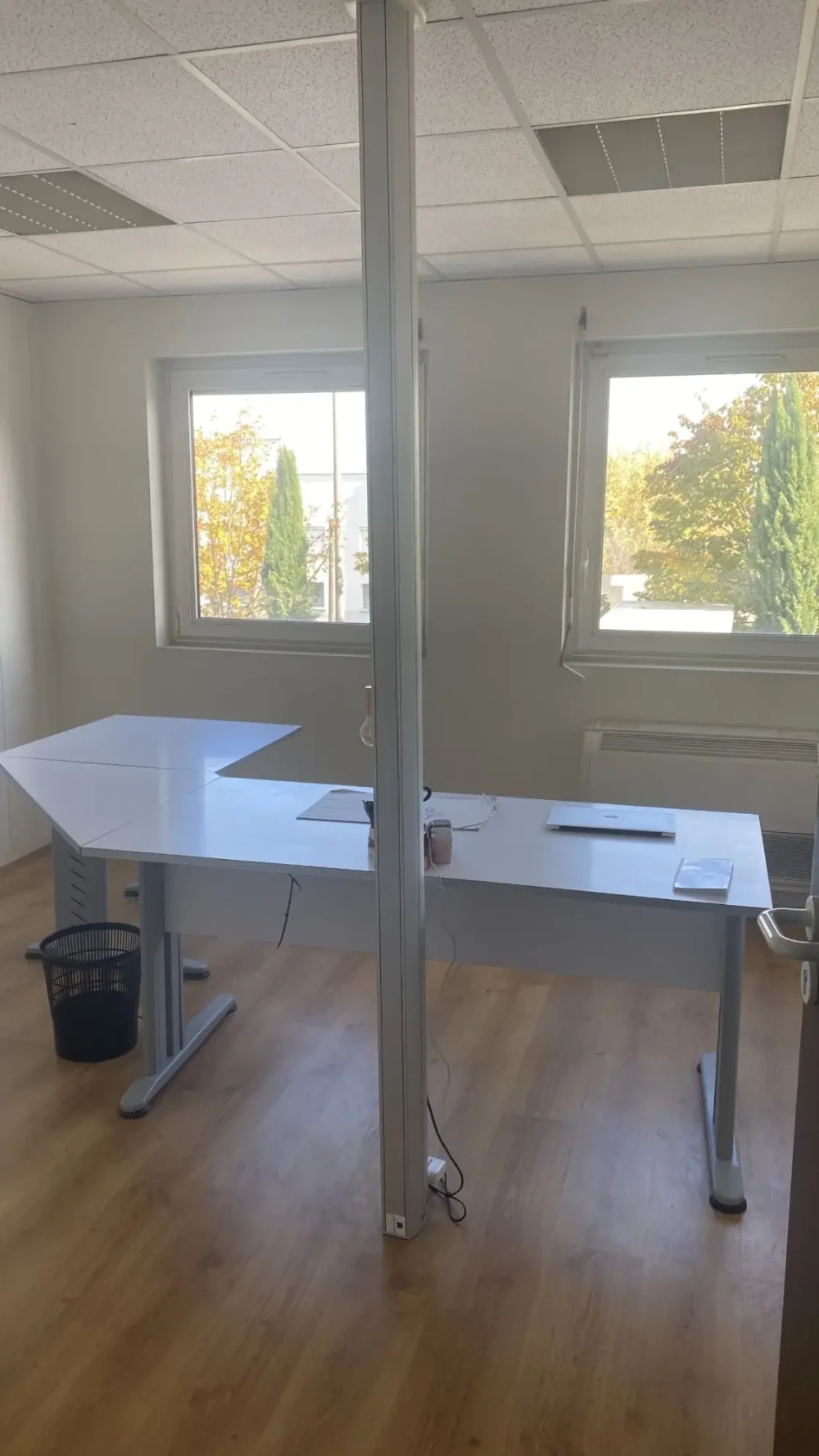 Bureau privé - 69120 - 3 postes - 400€