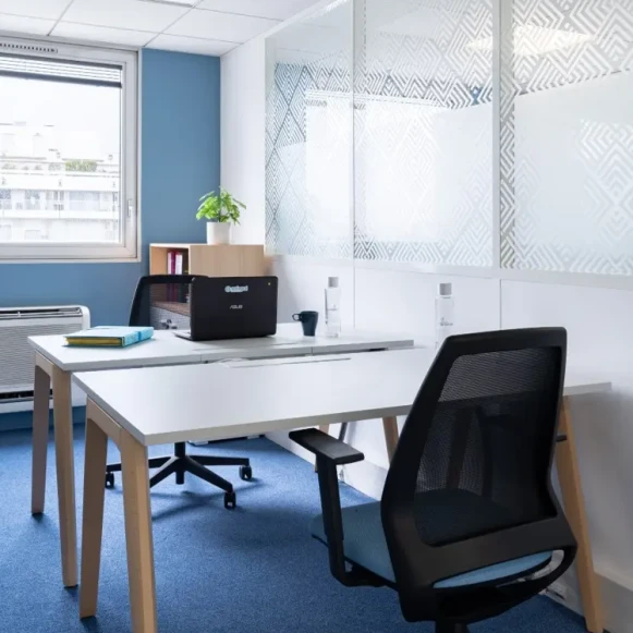 Bureau privé 11 m² 2 postes Location bureau Rue de Sèvres Boulogne-Billancourt 92100 - photo 1