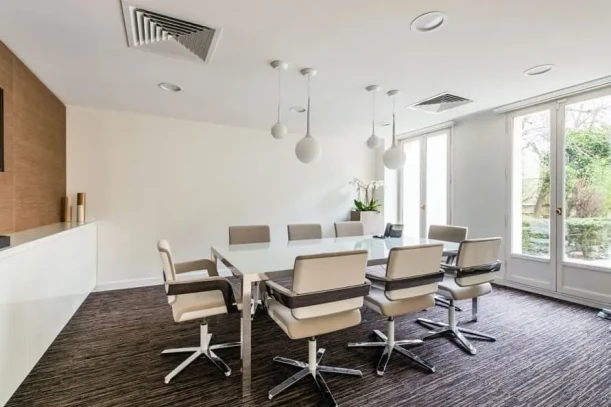 Bureau privé - 75008 - 42 postes - 28938€