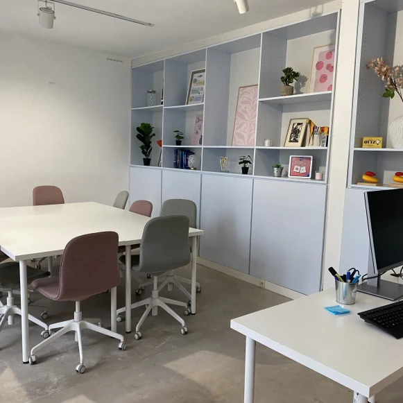 Bureau privé 35 m² 8 postes Coworking Rue des Filles du Calvaire Paris 75003 - photo 1