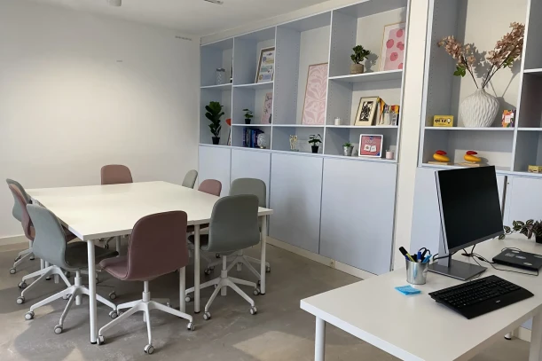 Bureau privé - 75003 - 8 postes - 400€
