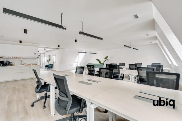 Espace indépendant - 75002 - 21 postes - 9900€