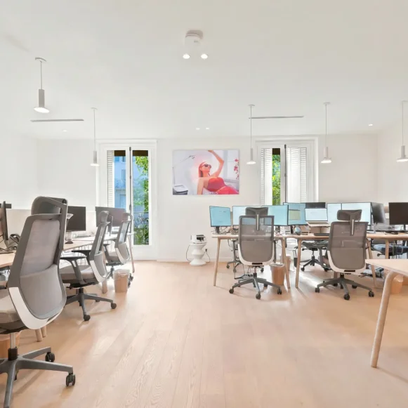 Bureau privé 30 m² 6 postes Location bureau Avenue Franklin Delano Roosevelt Paris 75008 - photo 11