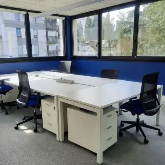Bureau privé 24 m² 5 postes Coworking Rue Paul Bellamy Nantes 44000 - photo 1