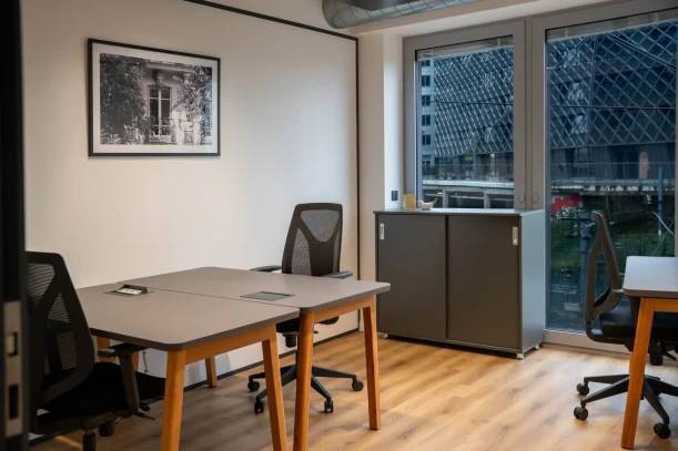 Bureau privé - 35000 - 3 postes - 1391€