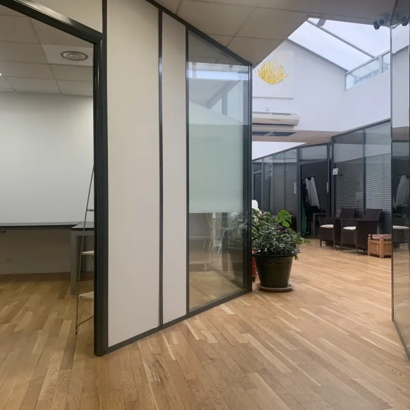 Bureau privé 22 m² 6 postes Location bureau Place Jules Ferry Montrouge 92120 - photo 1