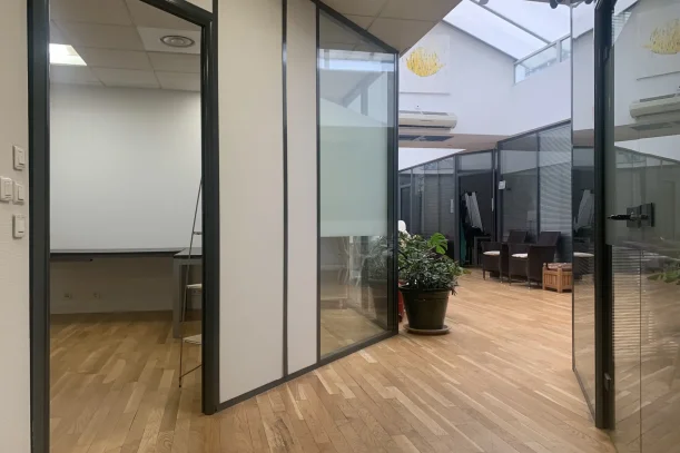 Bureau privé - 92120 - 6 postes - 1070€