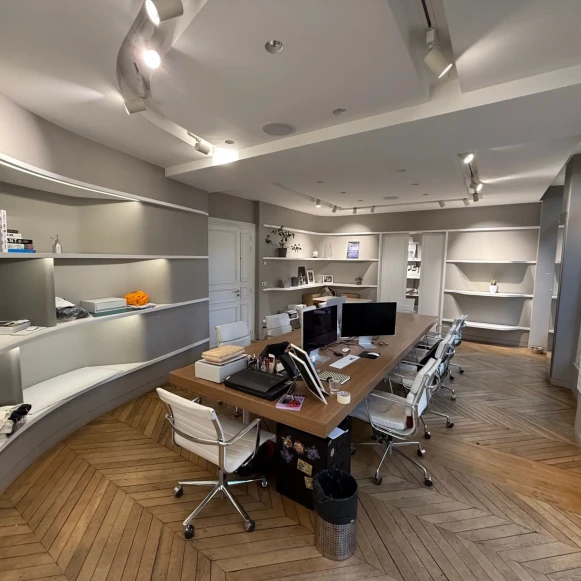 Bureau privé 40 m² 10 postes Location bureau Rue du Louvre Paris 75001 - photo 4