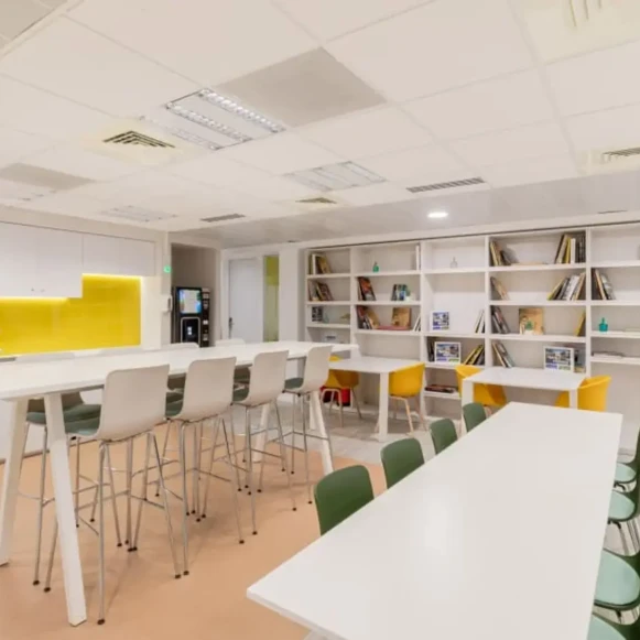 Bureau privé 18 m² 4 postes Coworking Rue Louis Guérin Villeurbanne 69100 - photo 8