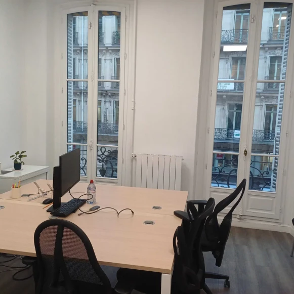 Bureau privé 20 m² 2 postes Location bureau Rue de Châteaudun Paris 75009 - photo 1