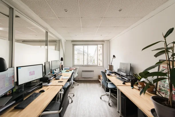 Bureau privé - 75011 - 4 postes - 1440€