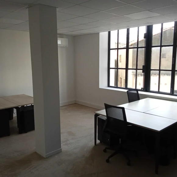 Bureau privé 30 m² 6 postes Location bureau Route de Sérignan Béziers 34500 - photo 1