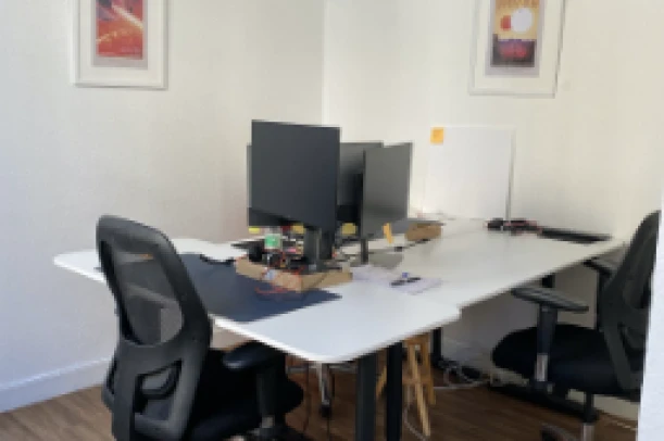 Bureau privé - 33000 - 3 postes - 900€