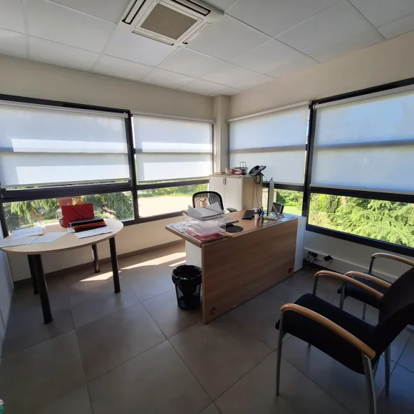 Bureau privé 12 m² 2 postes Location bureau Rue Pascal Meaux 77100 - photo 1