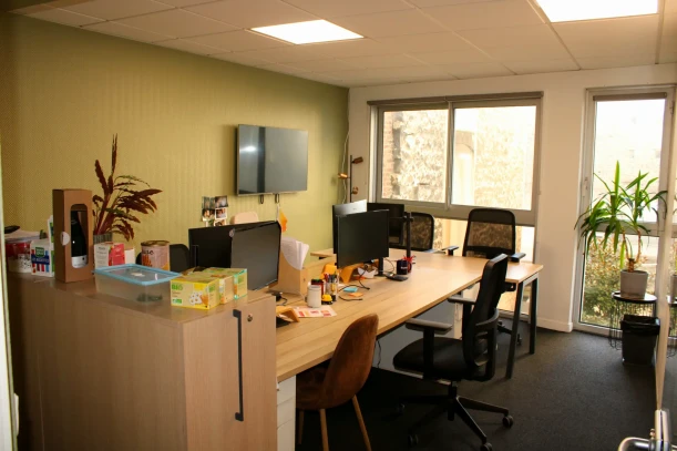 Bureau privé - 75009 - 5 postes - 2500€