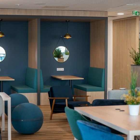 Bureau privé 12 m² 2 postes Coworking Promenade des Anglais Nice 06200 - photo 2