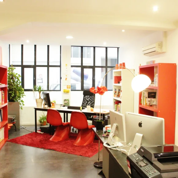 Bureau privé 40 m² 5 postes Coworking Quai Arloing Lyon 69009 - photo 1