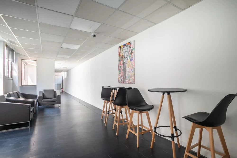 Bureau privé - 93100 - 5 postes - 700€
