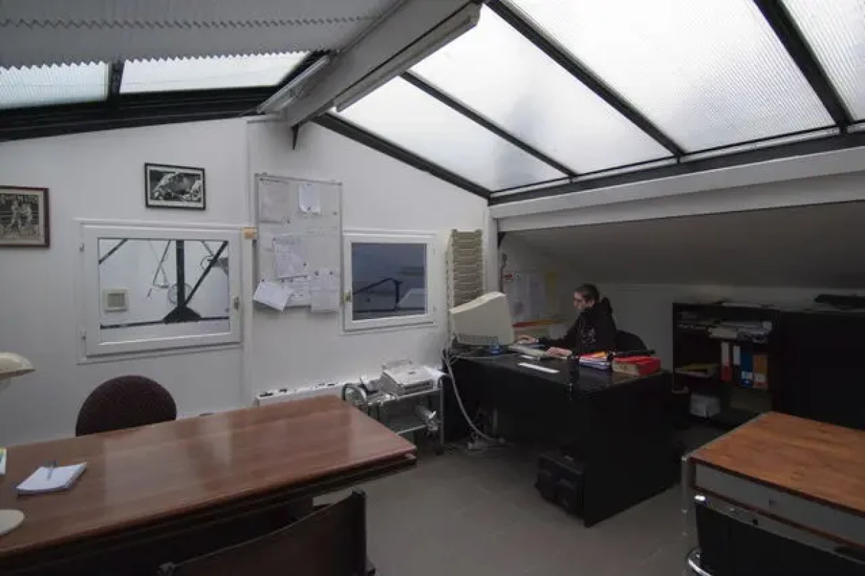 Bureau privé - 92110 - 3 postes - 700€