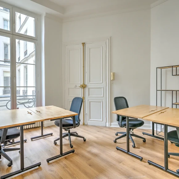 Espace indépendant 356 m² 50 postes Location bureau Rue Croix des Petits Champs Paris 75001 - photo 7