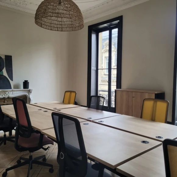 Bureau privé 31 m² 8 postes Coworking Rue Vital Carles Bordeaux 33000 - photo 2