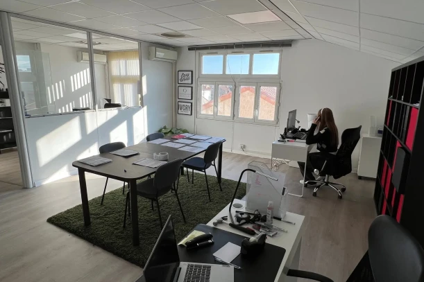 Bureau privé - 13015 - 8 postes - 1000€