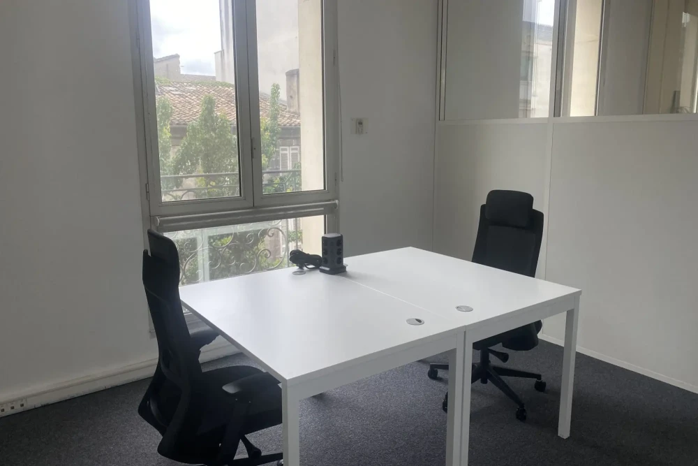 Bureau privé - 33000 - 2 postes - 550€