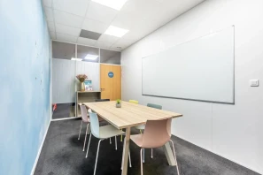 Open Space - 44300 - 4 postes - 220€