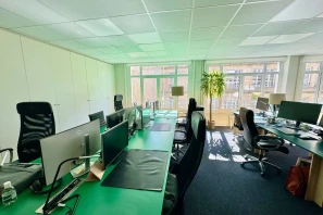 Open Space - 75008 - 8 postes - 400€