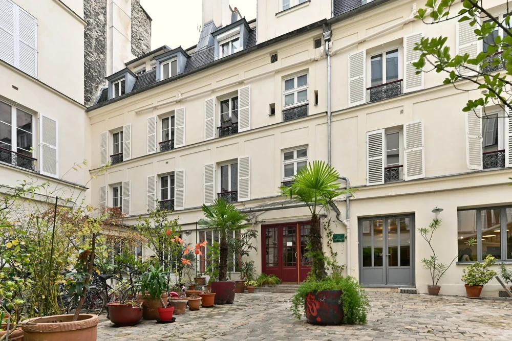 Espace indépendant - 75010 - 24 postes - 13200€