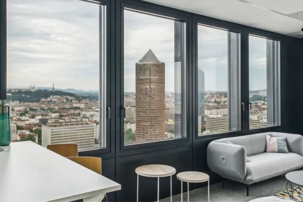 Bureau privé - 69003 - 2 postes - 878€