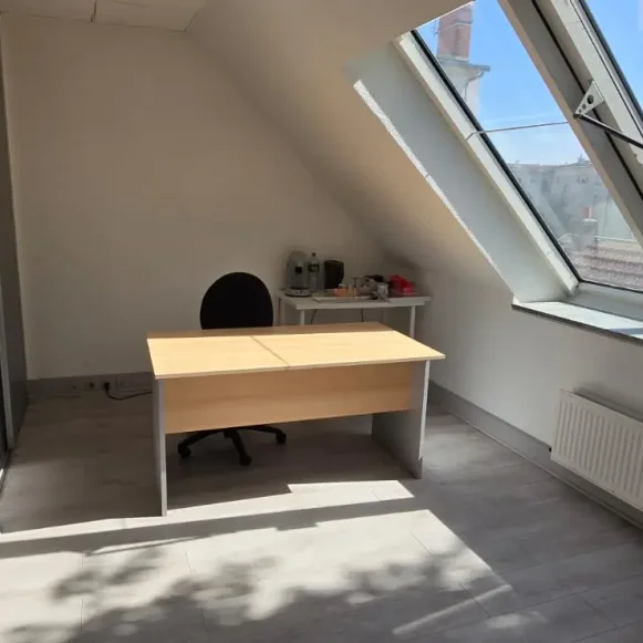 Bureau privé 12 m² 2 postes Coworking Boulevard Jeanne d'Arc Argenteuil 95100 - photo 2