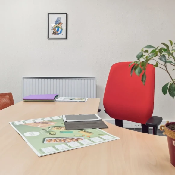 Bureau privé 18 m² 3 postes Coworking Rue Marc Verdier Pont-Sainte-Marie 10150 - photo 9