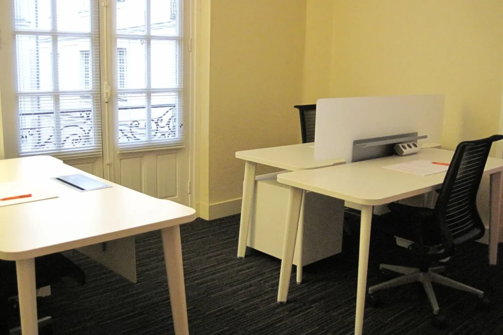 Bureau privé - 44000 - 4 postes - 1660€