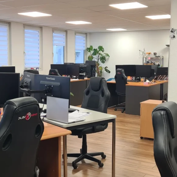 Open Space  12 postes Coworking Route de Bischwiller Schiltigheim 67300 - photo 3