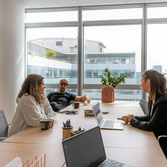 Bureau privé 9 m² 3 postes Coworking Rue Pleyel Saint-Denis 93200 - photo 2