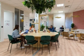 Bureau privé - 92800 - 5 postes - 2250€