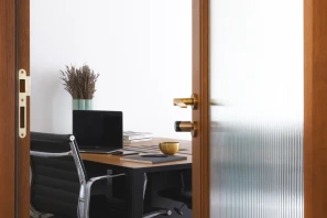 The bureau I - 28 Cours Albert 1er Paris 08