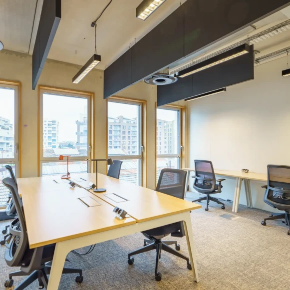 Bureau privé 23 m² 6 postes Coworking Boulevard du Colonel Fabien Ivry-sur-Seine 94200 - photo 1