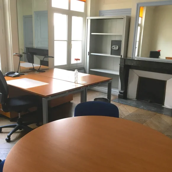 Bureau privé 20 m² 2 postes Location bureau Rue des Jacobins Amiens 80000 - photo 2