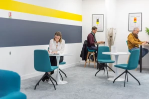 Open Space - 06410 - 4 postes - 180€