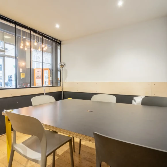 Bureau privé 38 m² 12 postes Coworking Rue du Chemin Vert Paris 75011 - photo 5