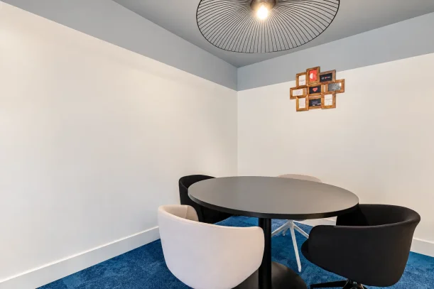 Bureau privé - 94210 - 2 postes - 600€