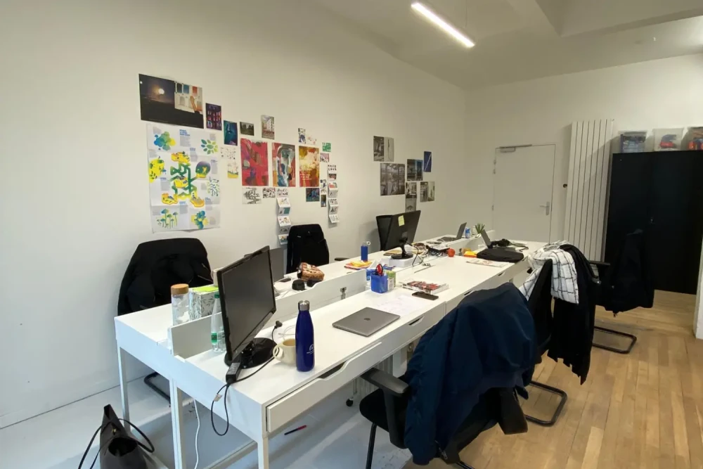 Open Space - 75020 - 5 postes - 350€