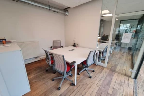 Bureau privé - 75010 - 5 postes - 2000€